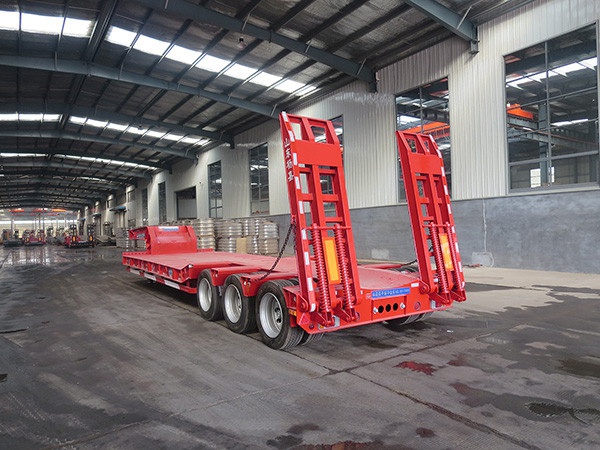 LHL9370TDP type low flatbed semi-trailer